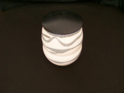 Blue/White woodlidded pot by Anneka Borren